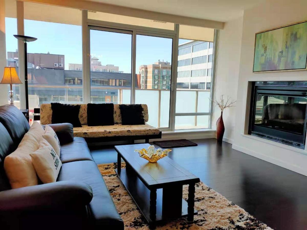 Waterfalls Hotel - Suite In Falls Downtown With Pool Victoria Exteriör bild